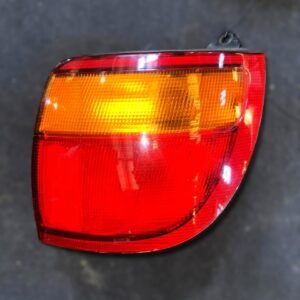 Faro Posterior Toyota Caldina