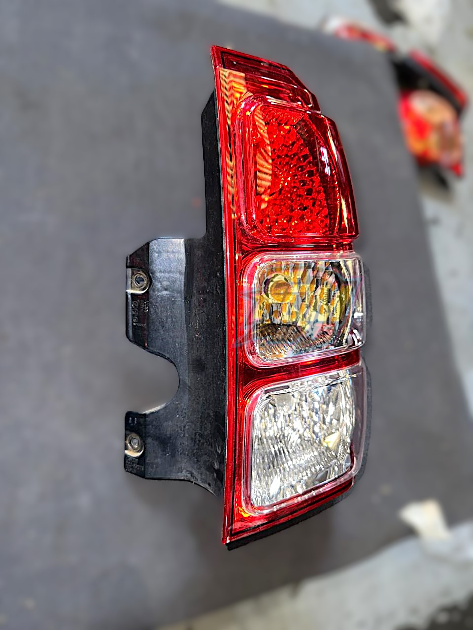 Faro Posterior Suzuki Escudo - Imagen 3