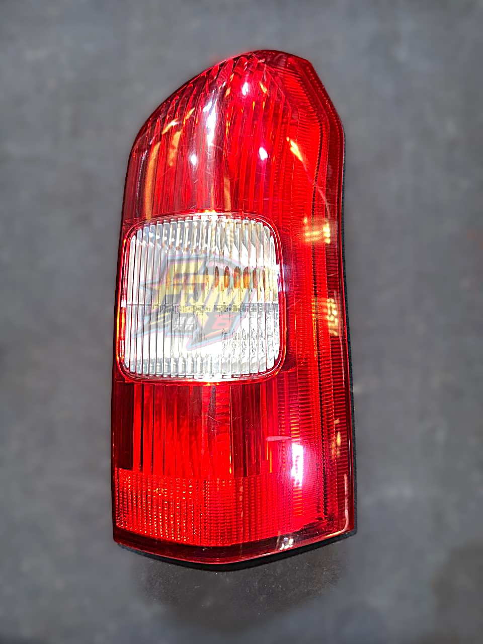 Faro Posterior Toyota Probox - Imagen 2