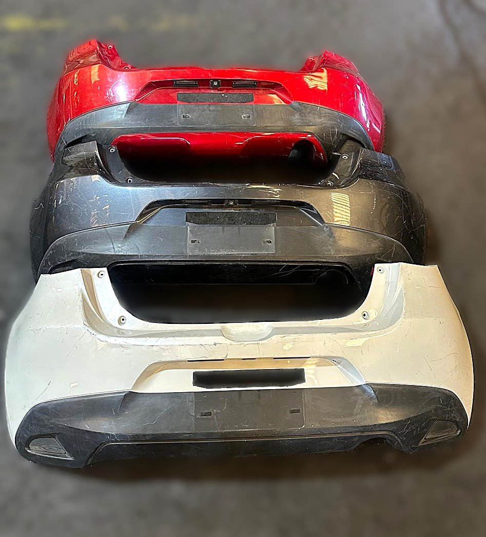 PARACHOQUE POSTERIOR MAZDA DEMIO 2015